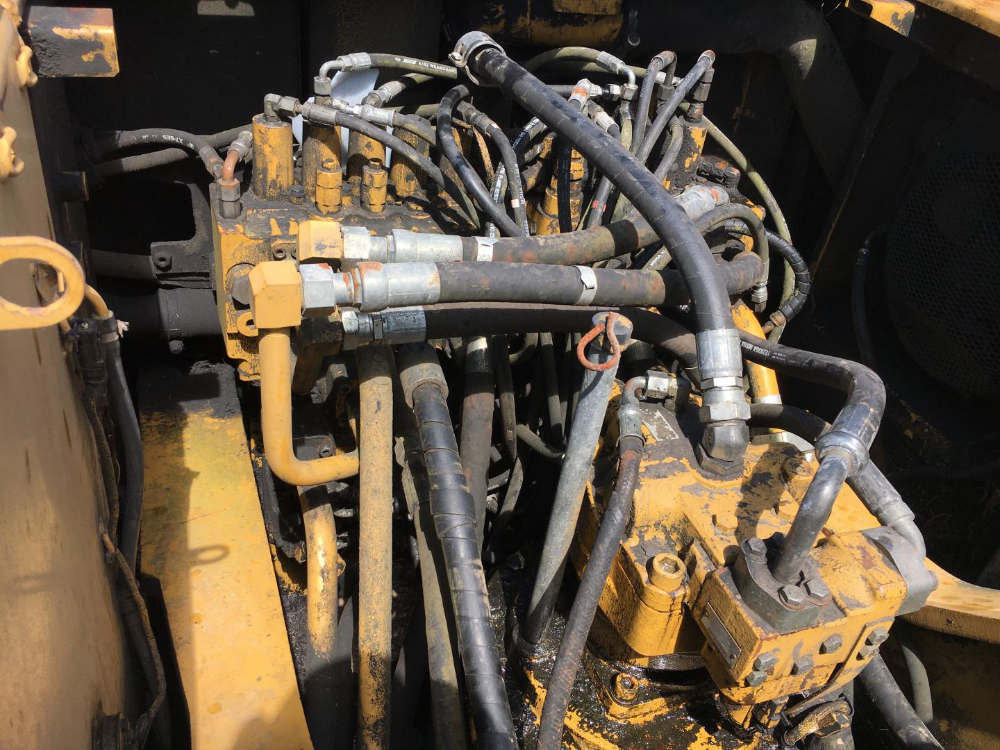 ./imagenes/INVOICE/2019/16931/EXCAVADORA CAT 325D (28).JPG